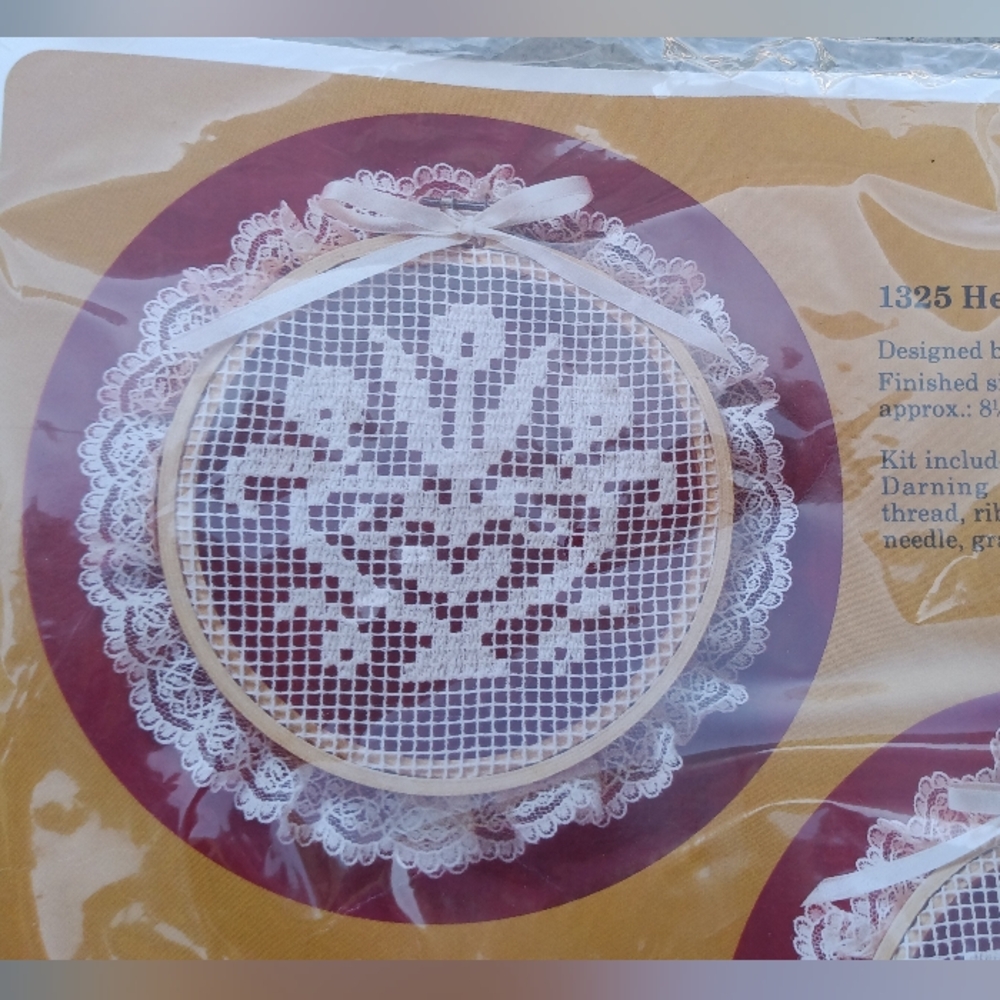 Creative Circle Hearts And Flowers Needle Work Embroidery Kit #1325